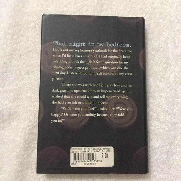 Memoirs of a Teenage Amnesiac - Hardcover Book - Picture 5 of 7